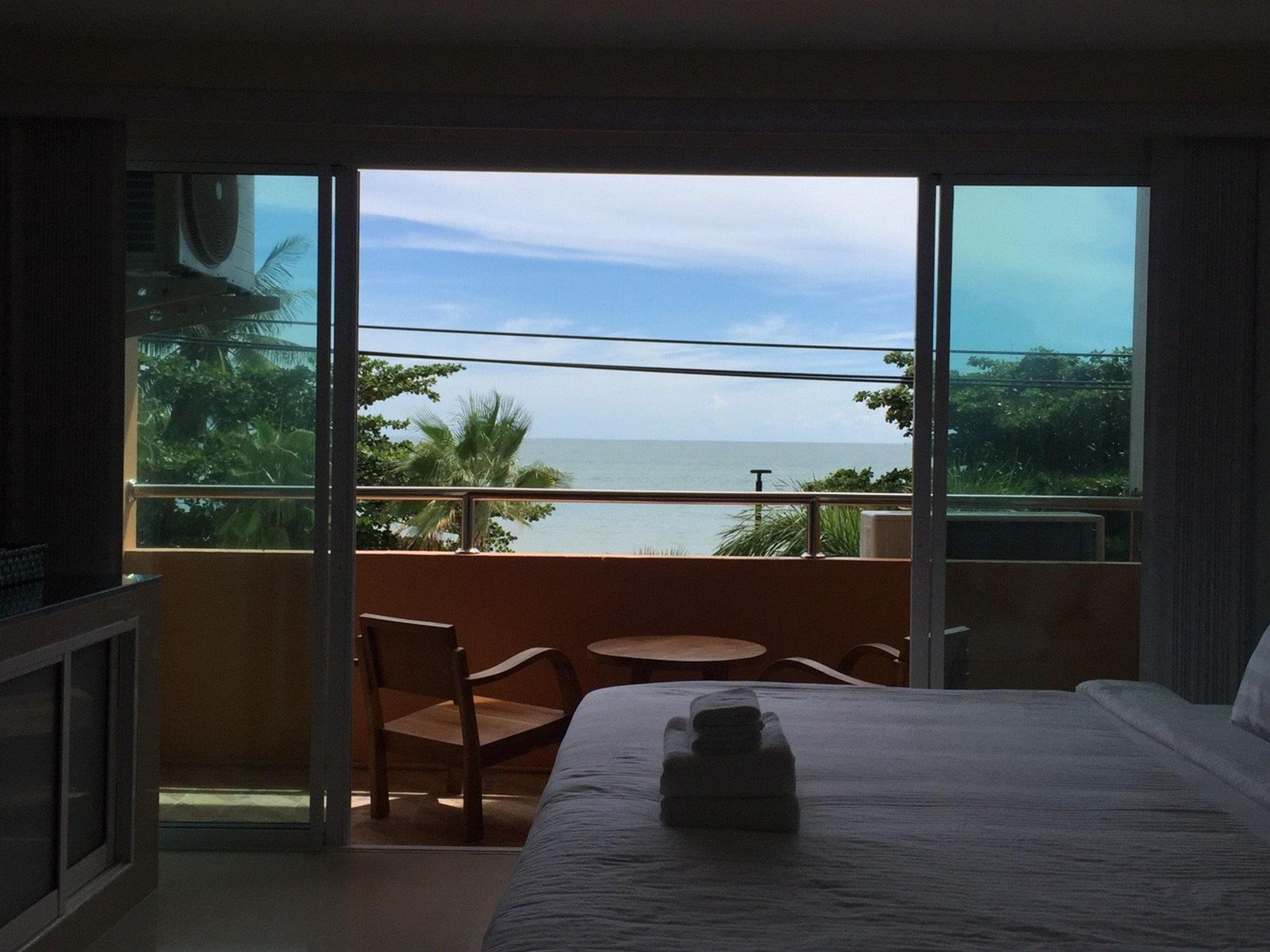 Marina Jomtien Beach Exterior photo