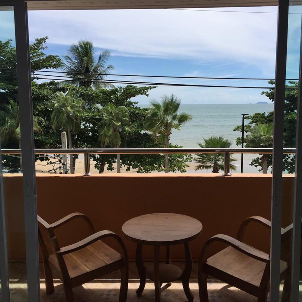 Marina Jomtien Beach Exterior photo